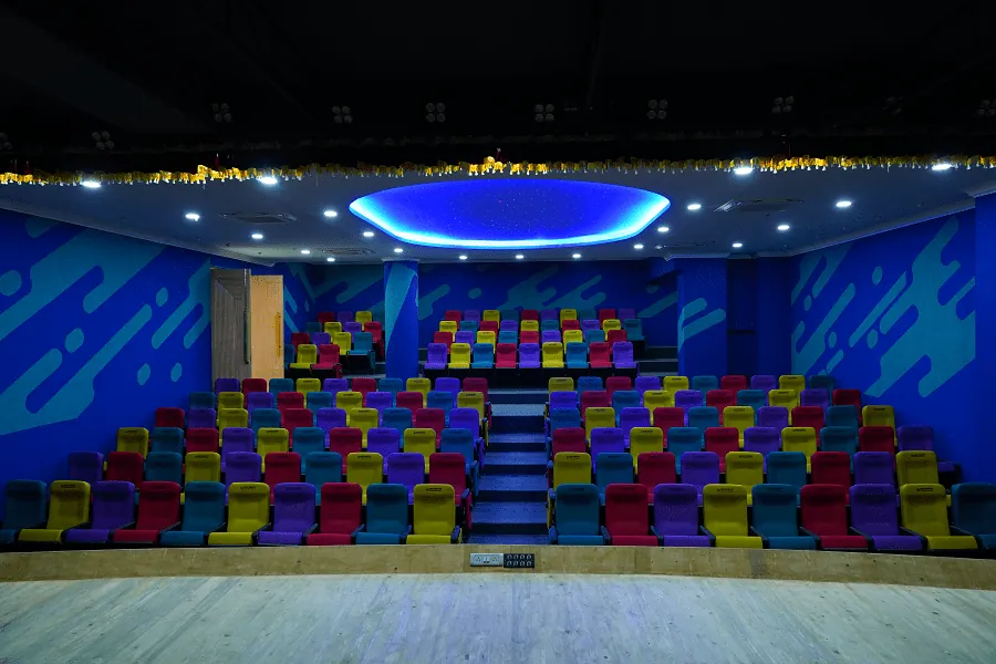 A V Room at New Horizon International School — photograph 2